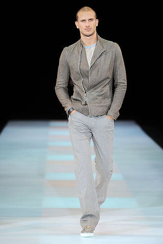 Giorgio Armani / - 2010